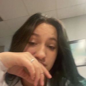 Meet your Posher, Kendra